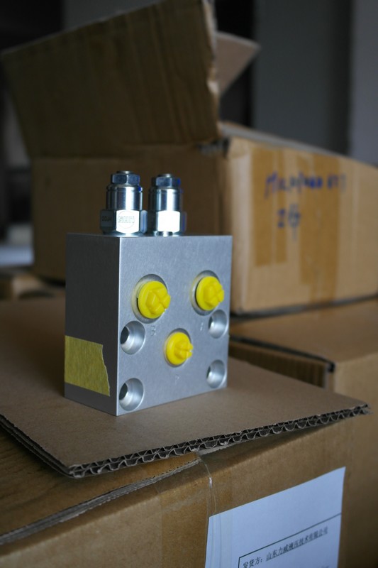 Hydraulic balance valve
