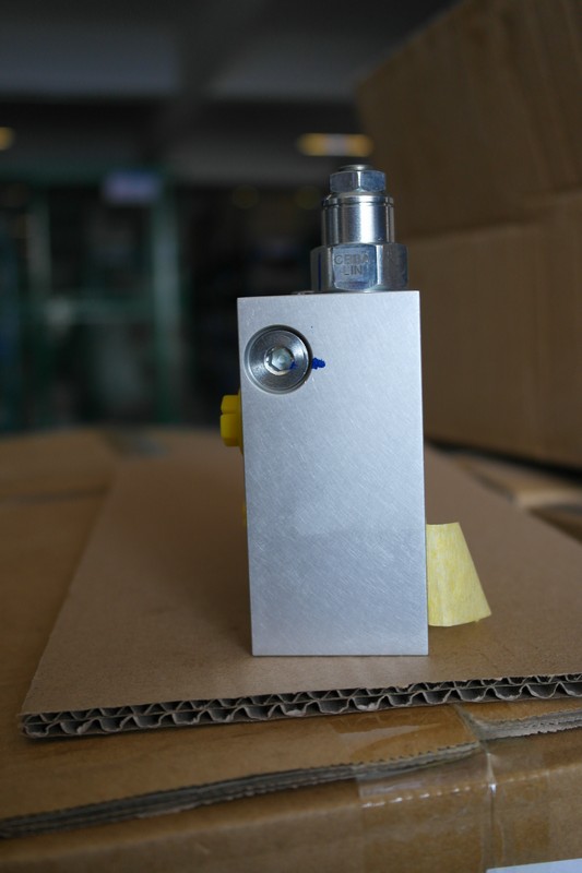 Hydraulic balance valve